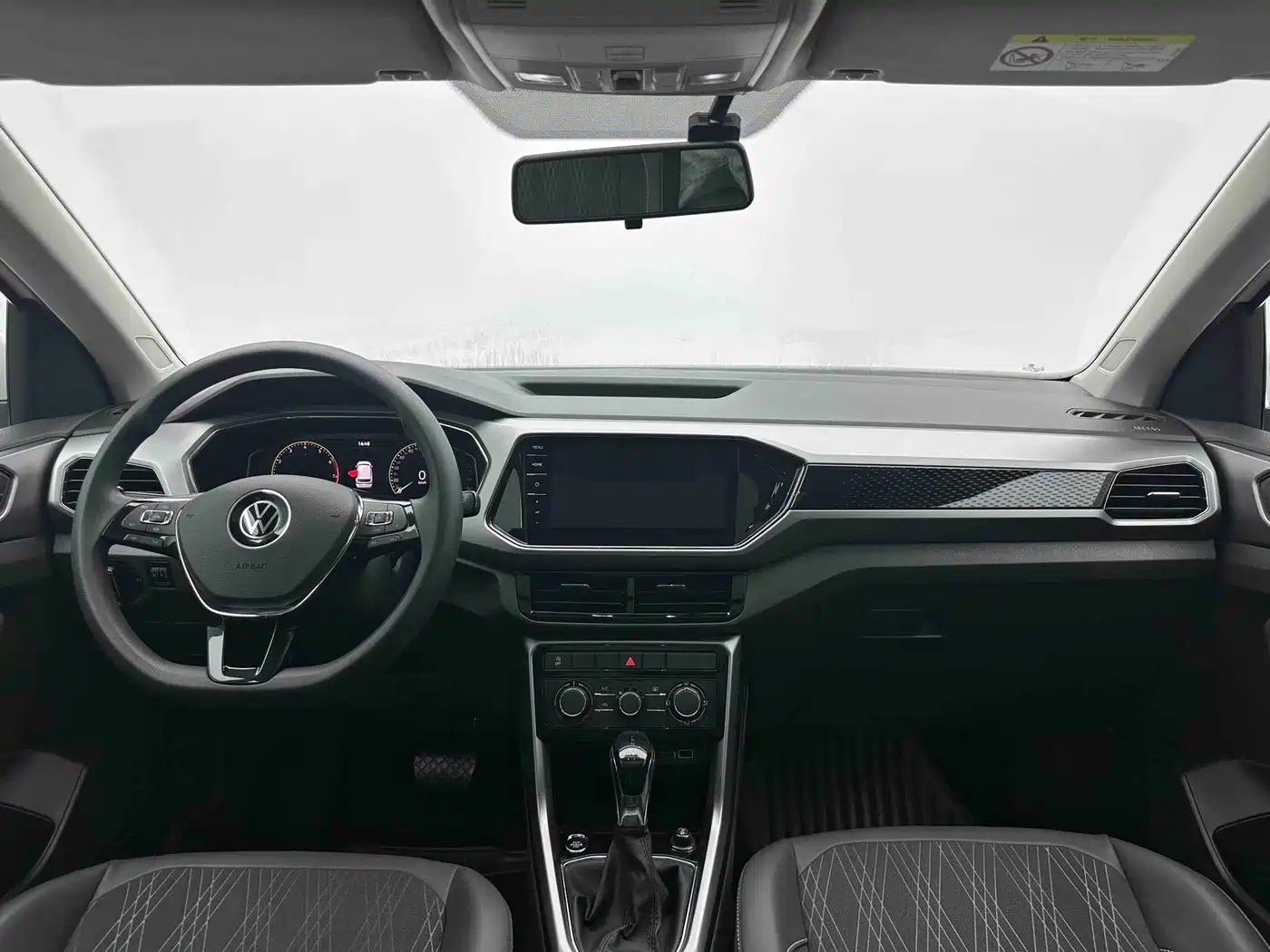 Фото 16 - Volkswagen T-Cross