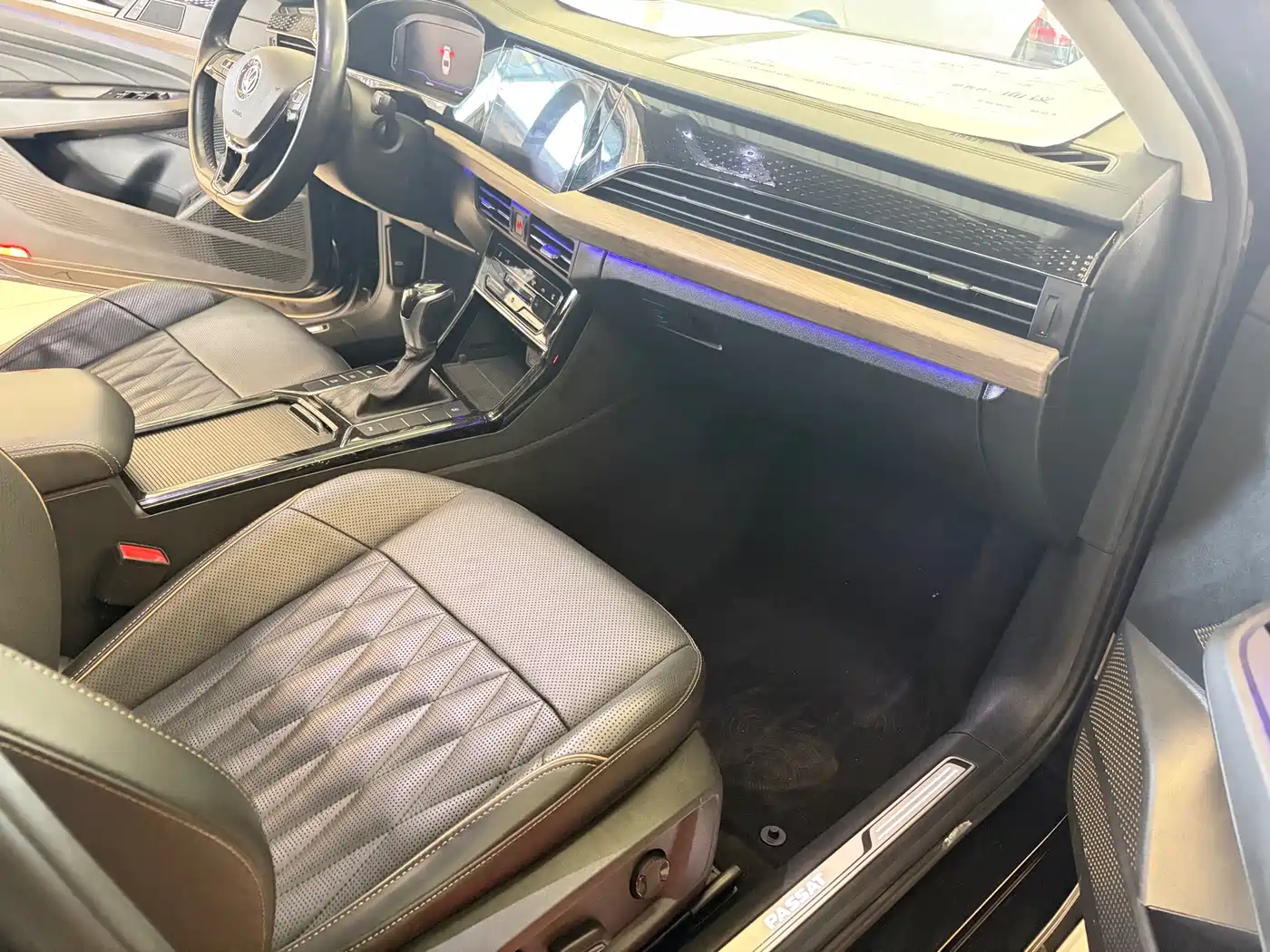 Volkswagen Passat 2020 330TSI Luxury Edition China VI фото 9