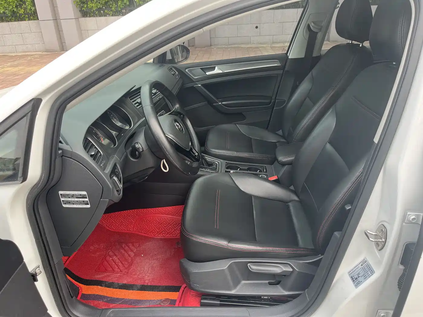Volkswagen Golf 2016 1.6L Automatic Comfort фото 8