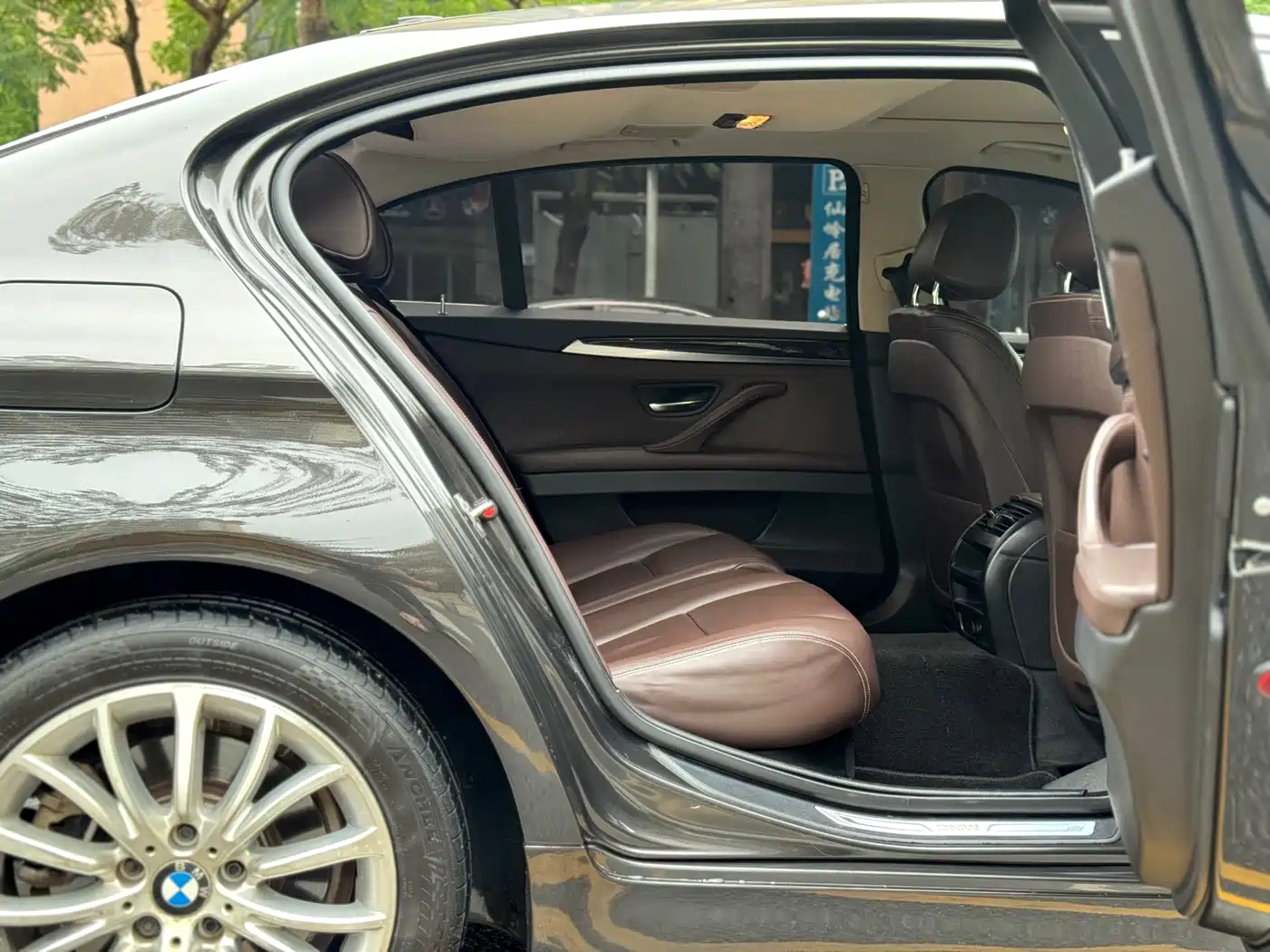 BMW 5 Series 2014 525Li Luxury Design Package фото 13