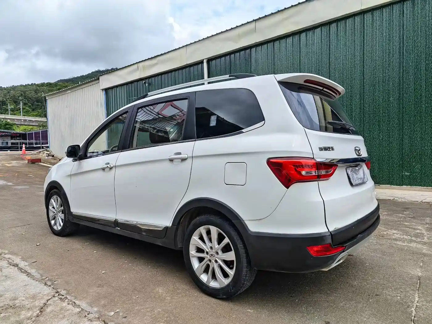 Cowin Kaiyi V3 2016 2016 1.5L Automatic SmartLink II Navigation