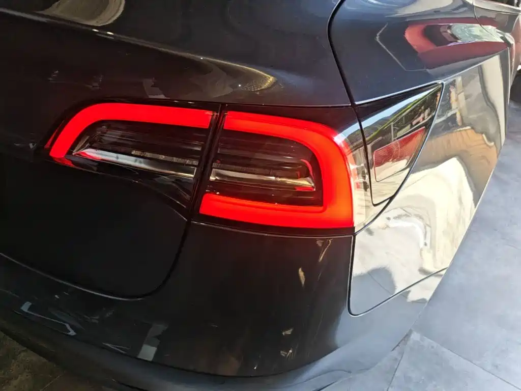 Photo 8 - Tesla Model 3 (Import)