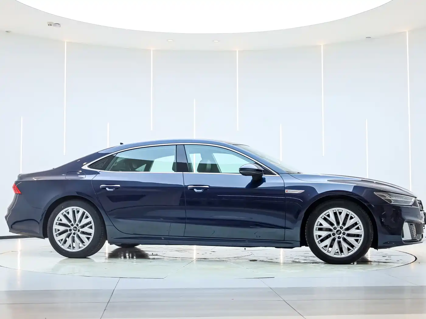 Audi A7L 2024 45TFSI S-line Dream Edition Crystal Package фото 7