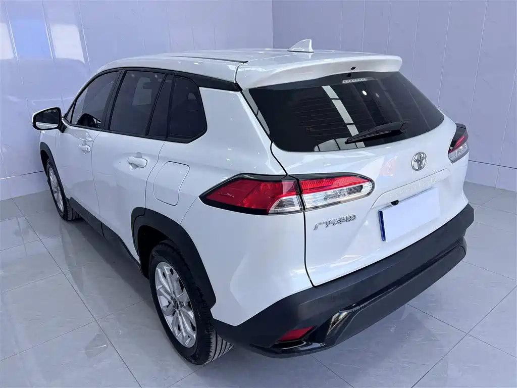 Toyota Frontlander 2023 2.0L CVT Elite Edition фото 3