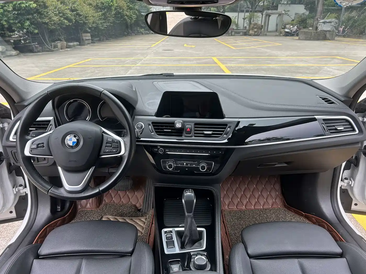 BMW 1 Series 2018 118i Sport Edition фото 6