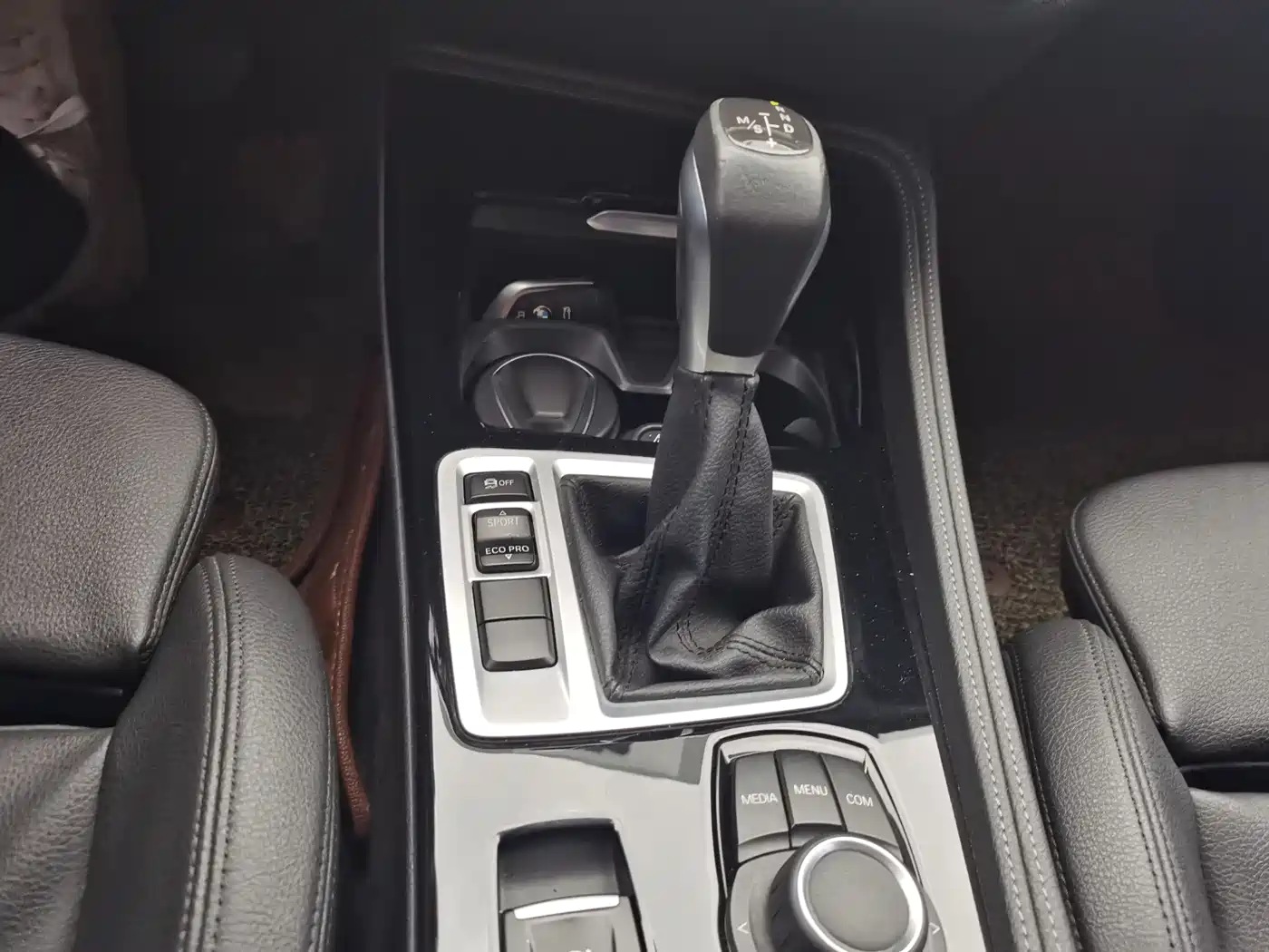 BMW 1 Series 2018 118i Sport Edition фото 16