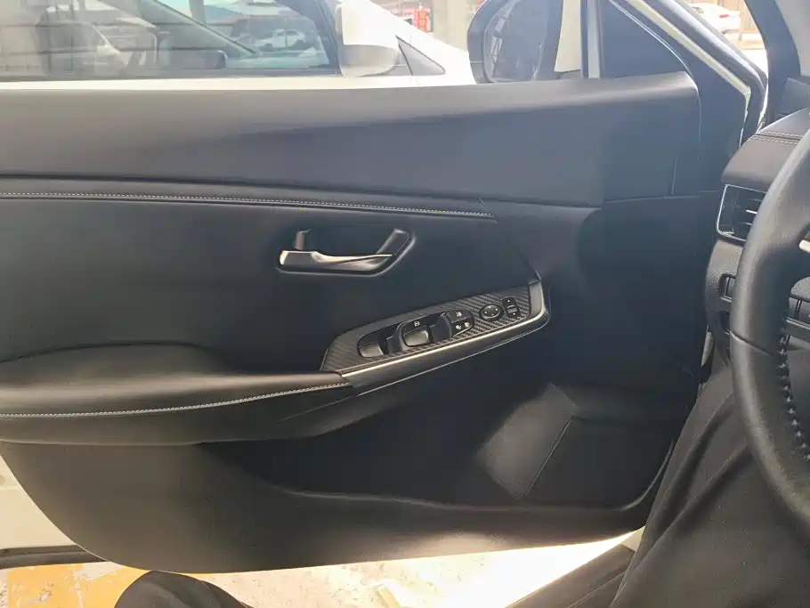 Nissan SYLPHY, миниатюра 7