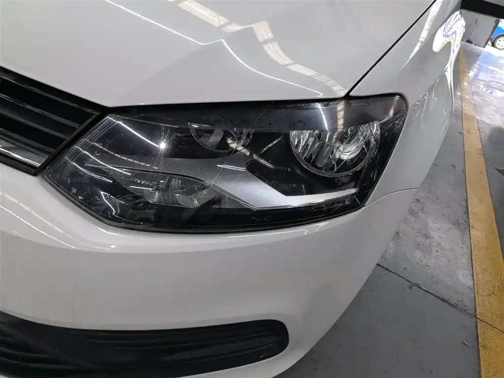 Volkswagen Polo 2016 1.4L Automatic Trend фото 24