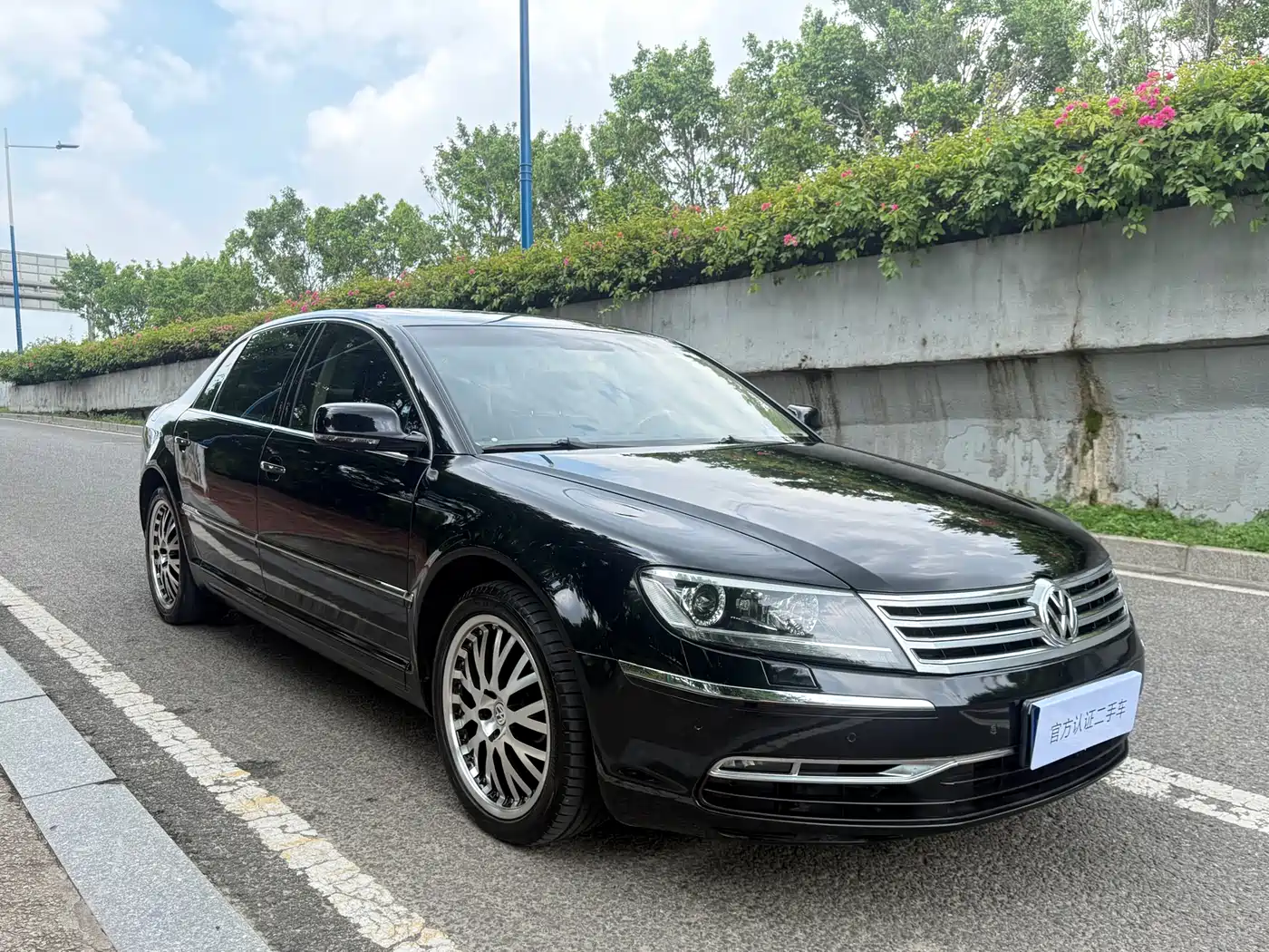 Volkswagen Phaeton 2011 3.6L V6 4-seat Long Wheelbase Individual фото 3