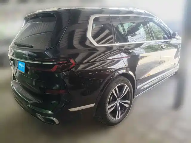 BMW X7 2023 xDrive40i Exclusive Luxury Package — фото 2
