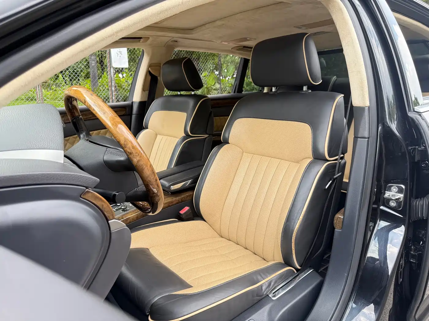 Volkswagen Phaeton 2011 3.6L V6 4-seat Long Wheelbase Individual фото 16