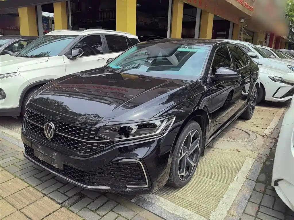 Volkswagen Passat 2024 380TSI Starlight Dragon Soaring Edition фото 2