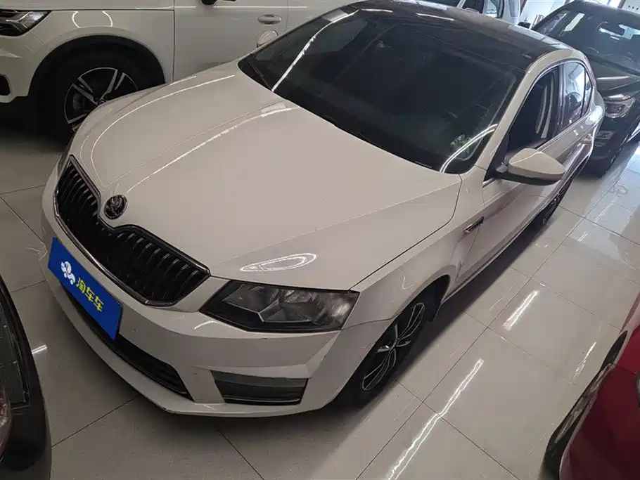 Škoda Octavia 2017 1.6L Automatic Smart Edition