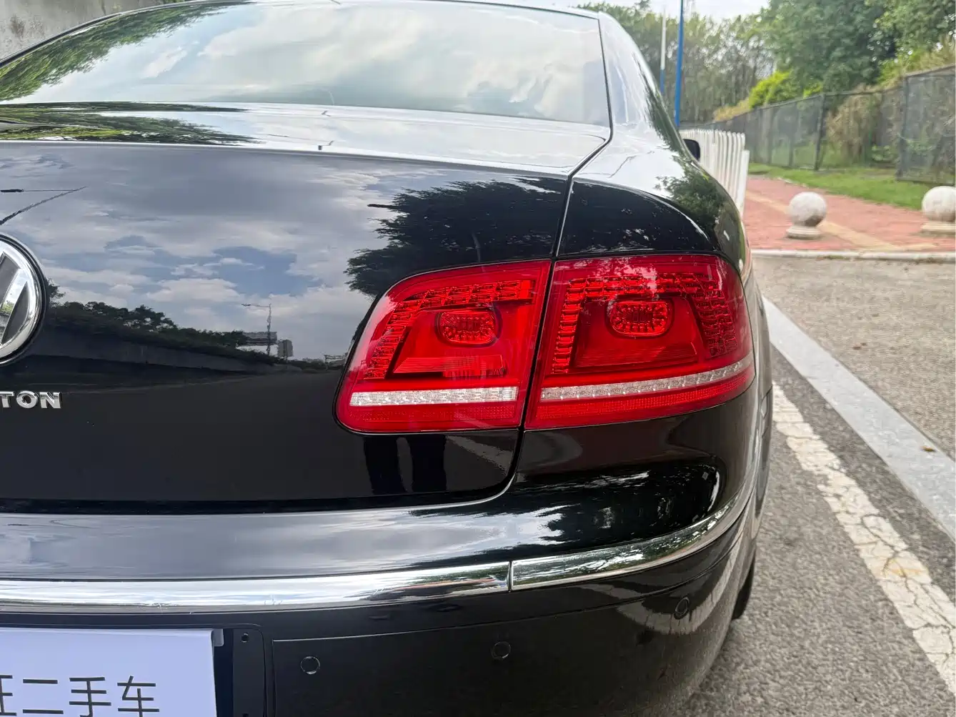 Volkswagen Phaeton 2011 3.6L V6 4-seat Long Wheelbase Individual фото 8