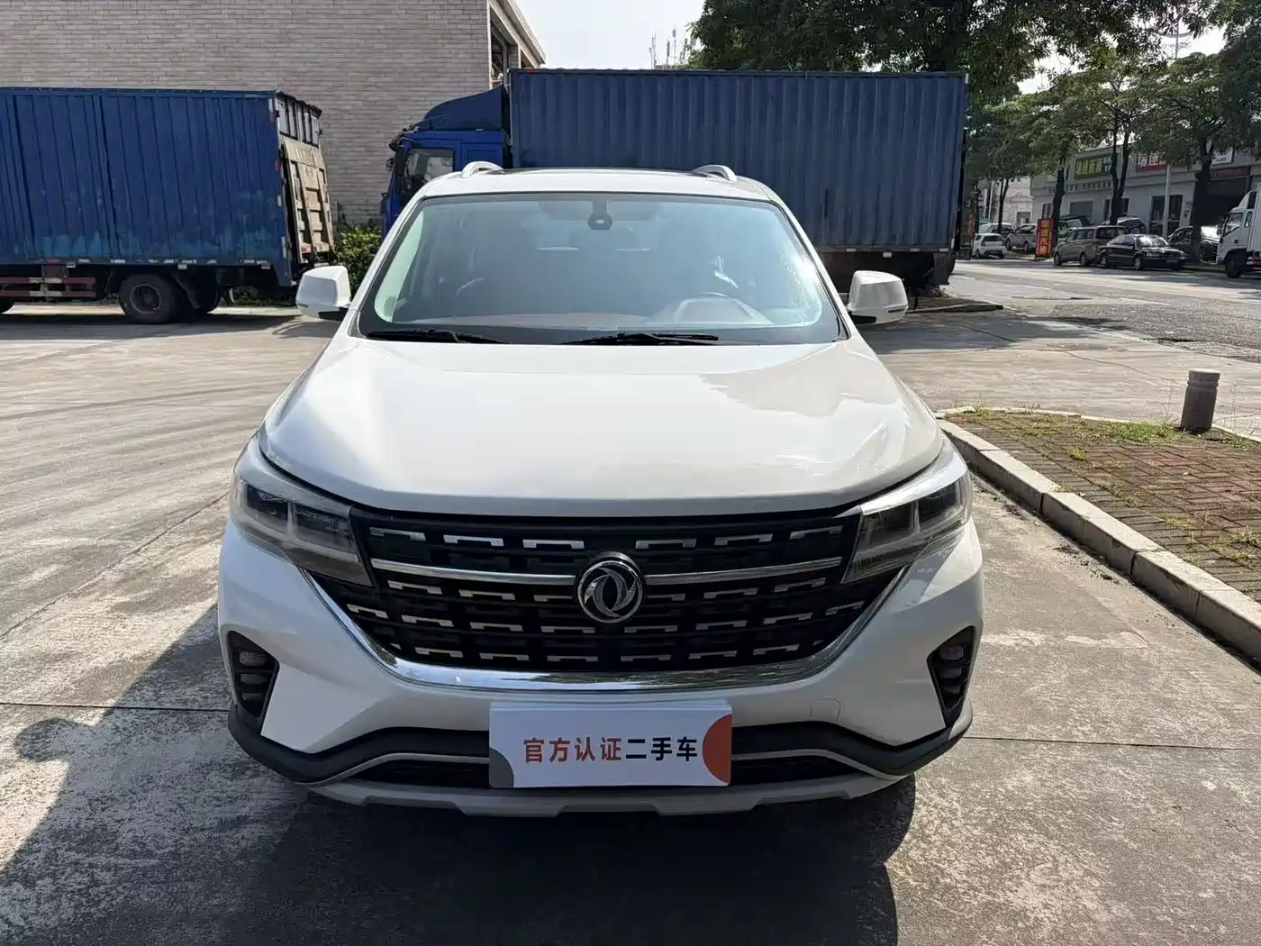 Dongfeng Fengxing Fengxing T5L 2019 2019 1.5T CVT Luxury Type 7-seater