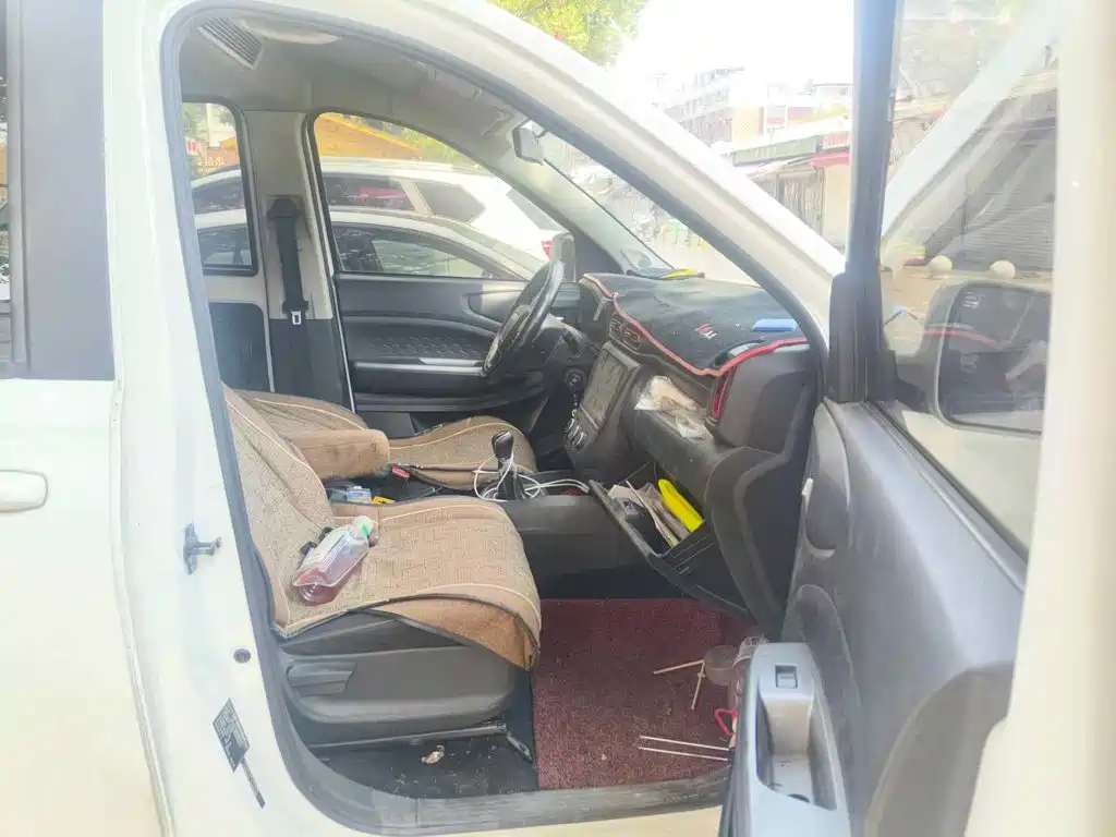 Dongfeng Fengguang Fengguang 380 2023 2022 1.5L Comfort Bus (Leaf Spring) 5-Seater