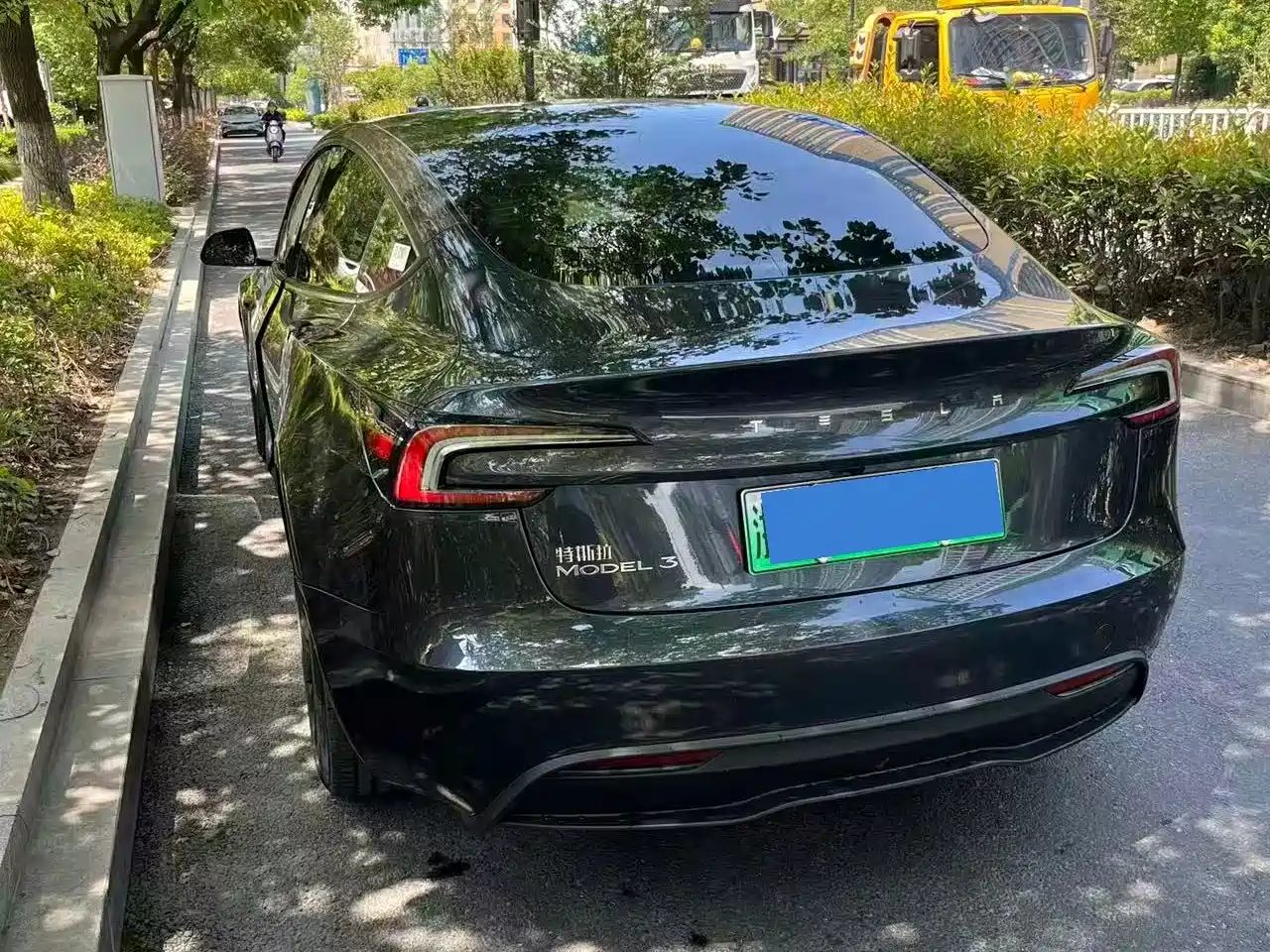 Фото 6 - Tesla Model 3