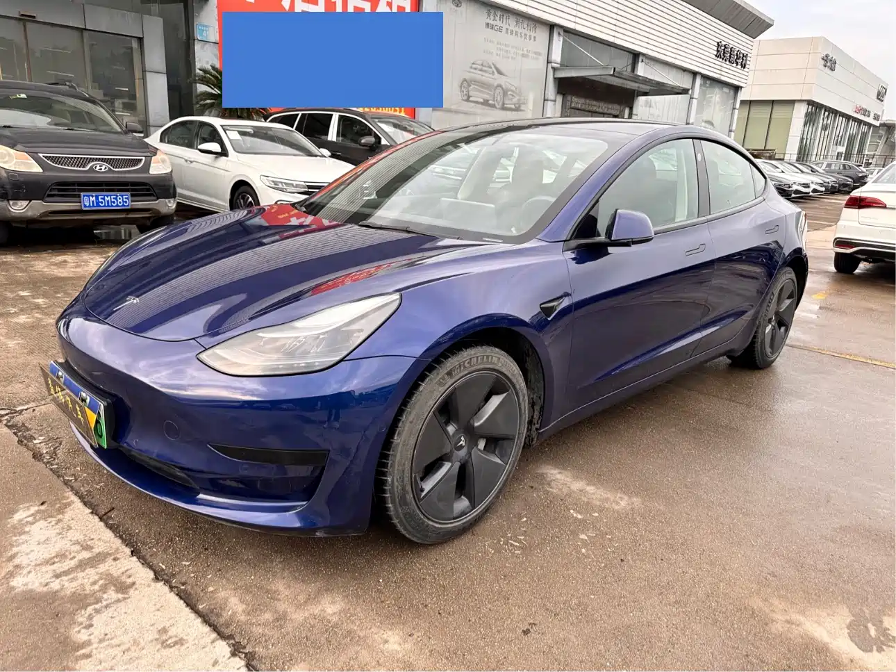 TESLA MODEL 3