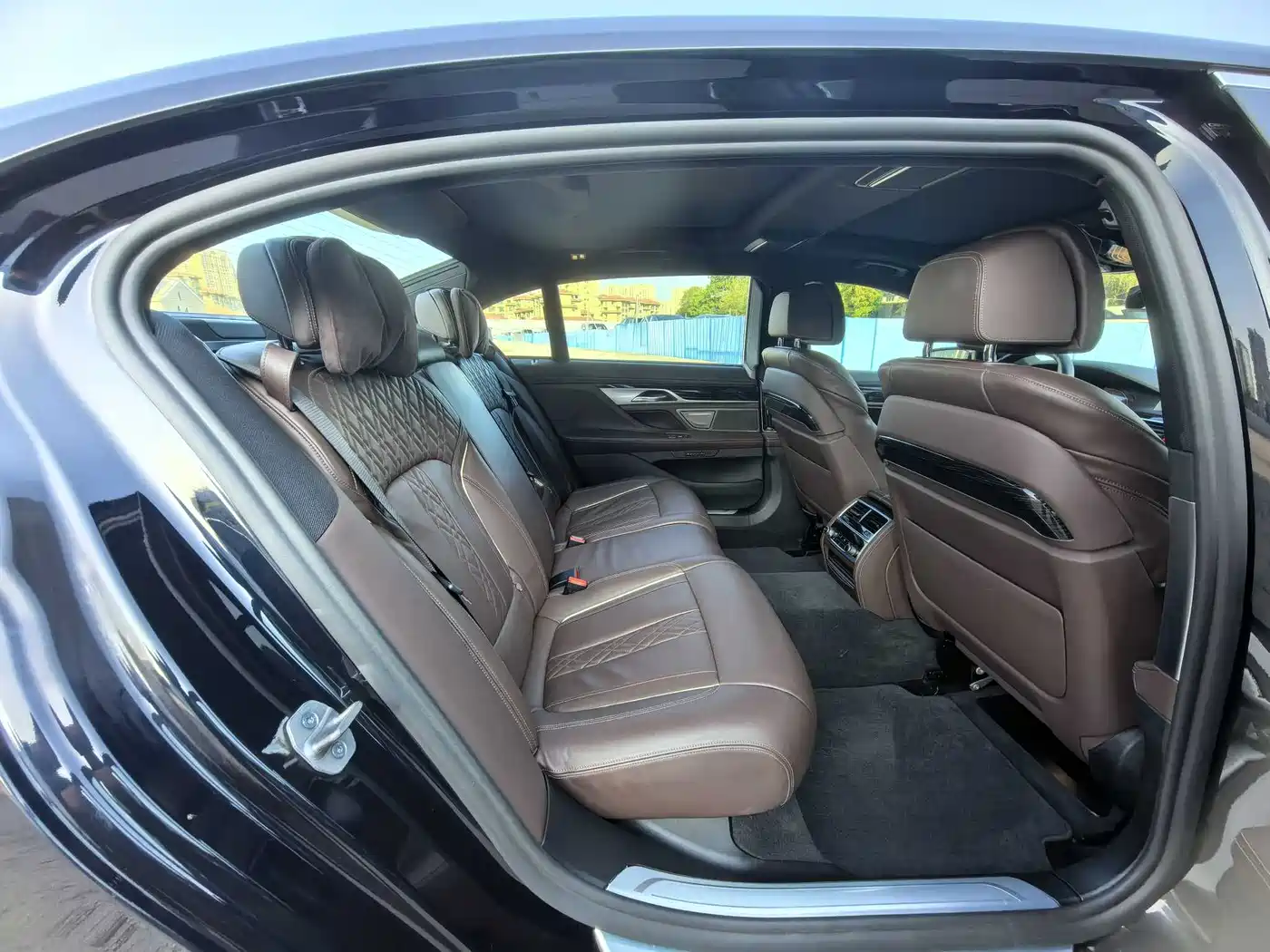 BMW 7 Series 2021 Model 730Li M Sport Package фото 6