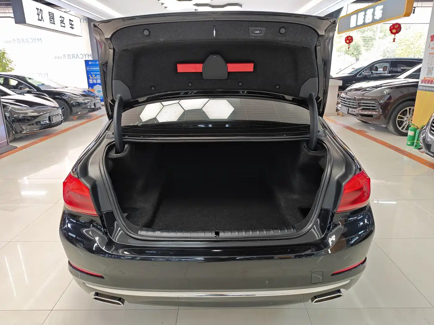 BMW 5 Series 2019 525Li Luxury Package фото 7