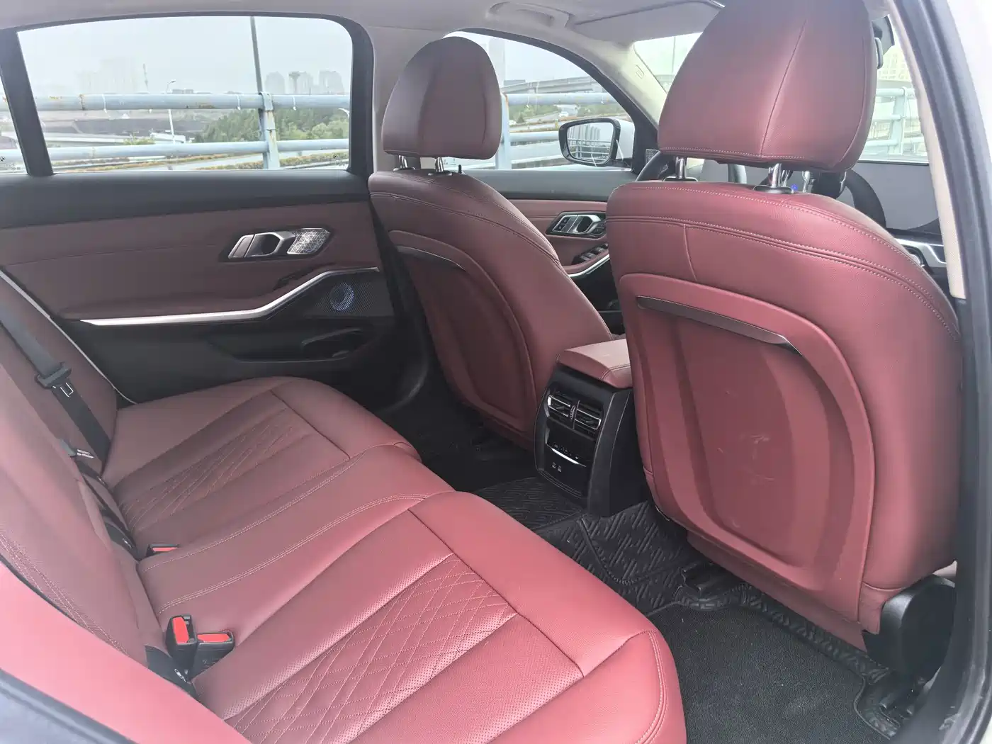 BMW 3 Series 2024 325Li M Sport Package фото 11