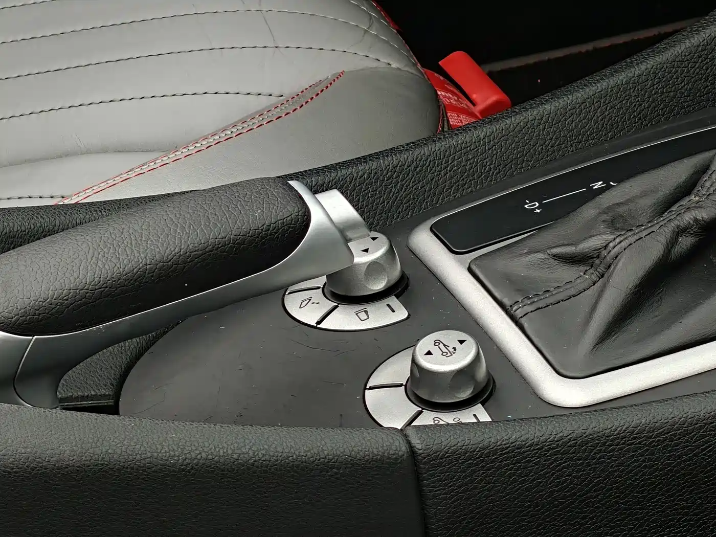 Mercedes-Benz SLK-Class 2010 Model SLK 200K Grand Edition фото 19