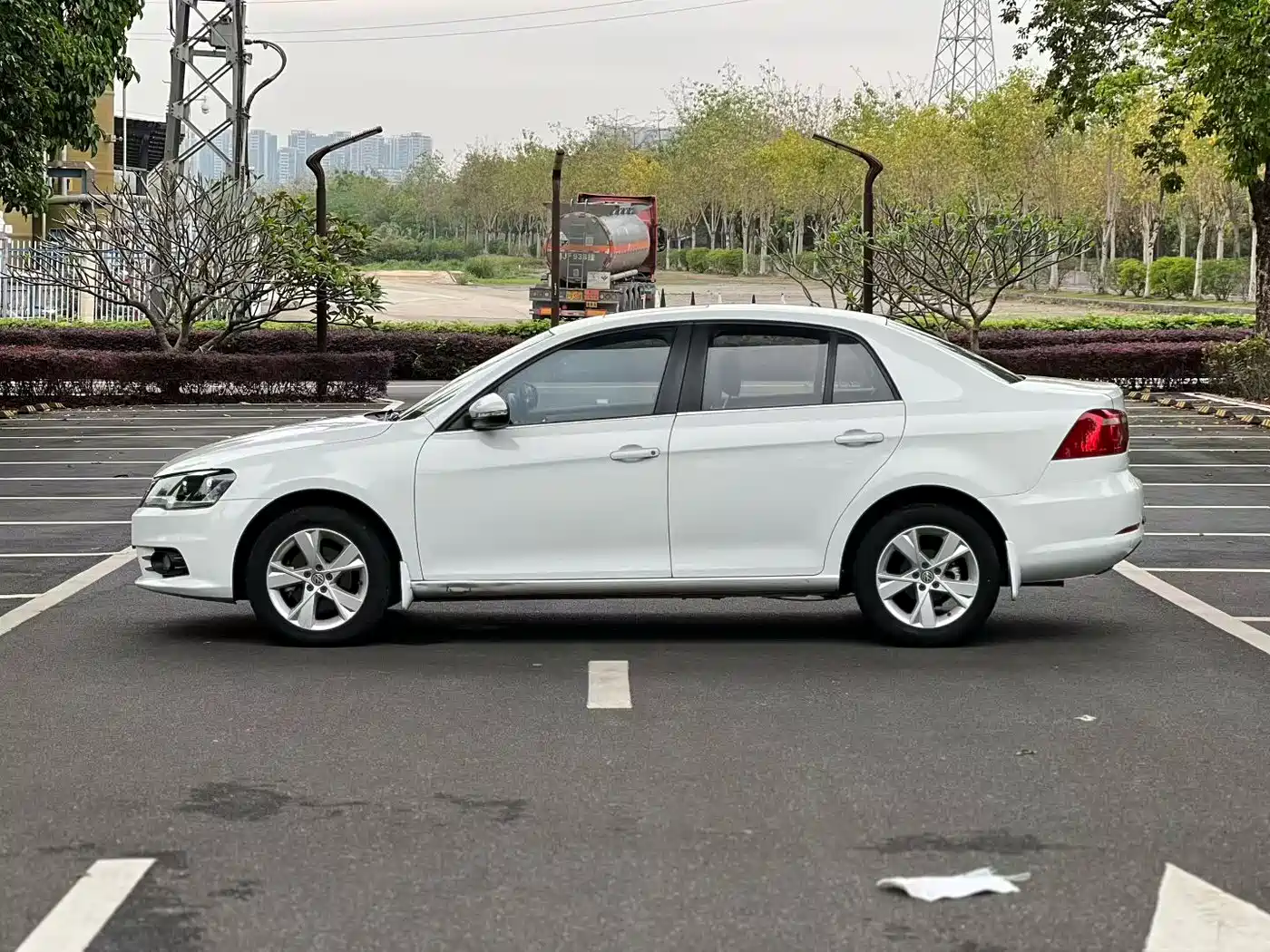 Volkswagen Bora 2015 Quality Edition 1.6L Automatic Comfort фото 5