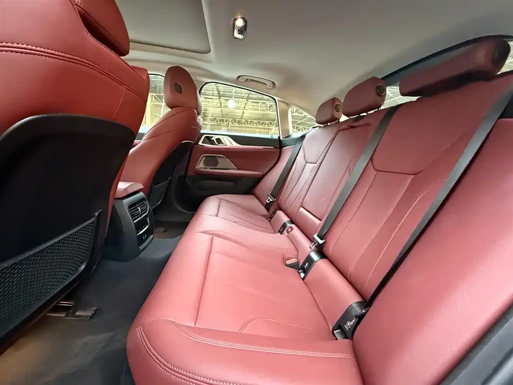 BMW i4 2023 eDrive35 фото 9