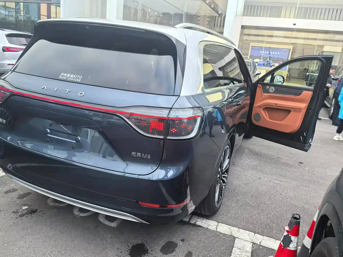 AITO Wenjie AITO M9 2025 Extended Range Ultra 52kWh 6-Seater фото 4