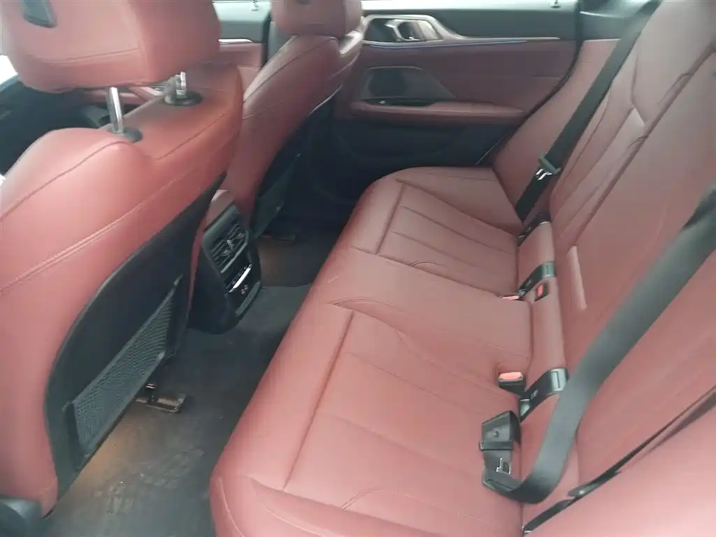 BMW i4 2023 eDrive40 фото 9