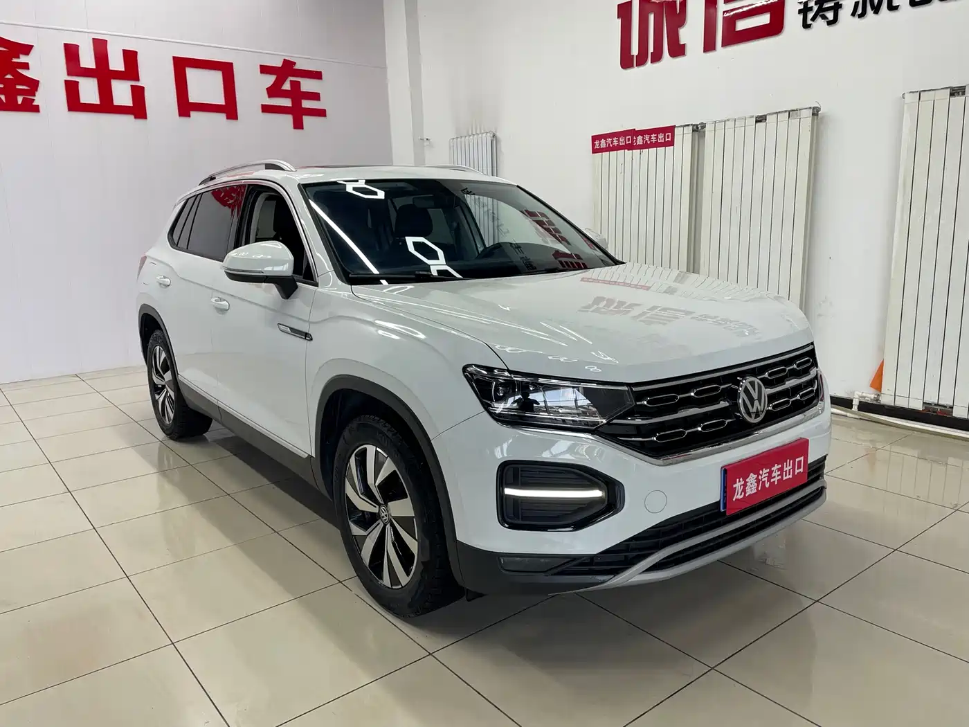Volkswagen Tayron 2021 280TSI 2WD Luxury Smart Connect фото 3