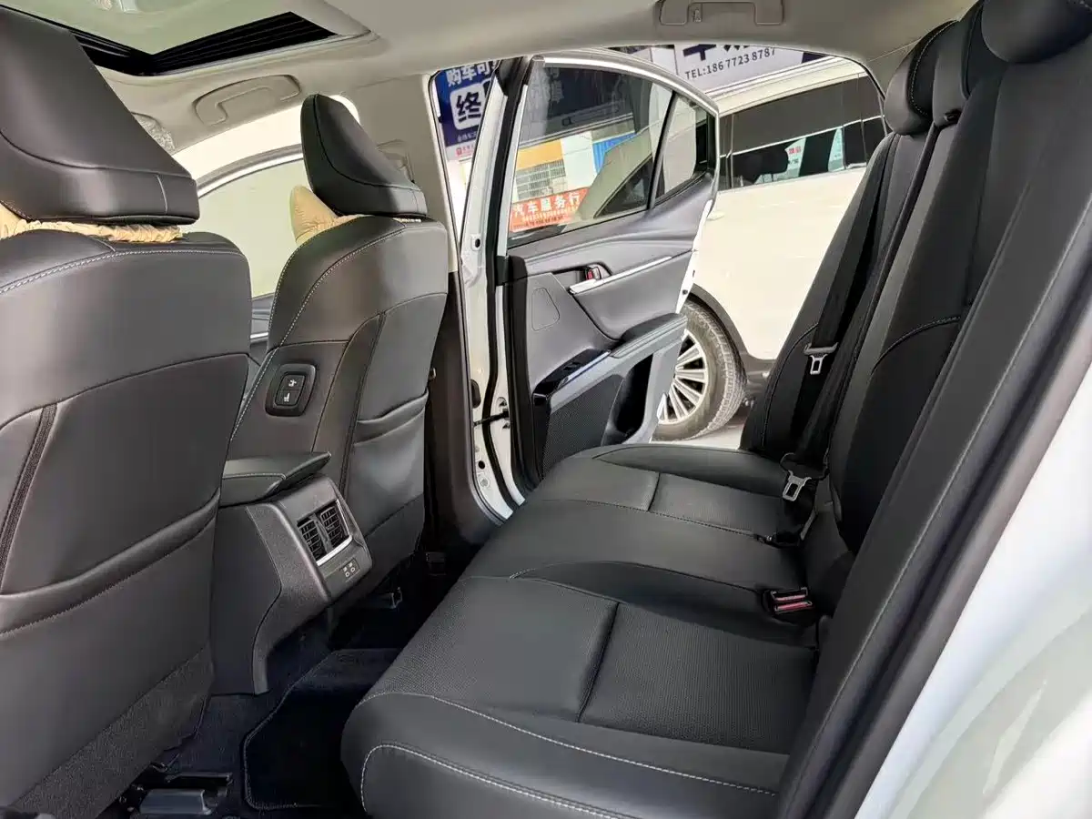 Toyota Camry 2024 Hybrid 2.0HGVP Luxury Edition фото 7