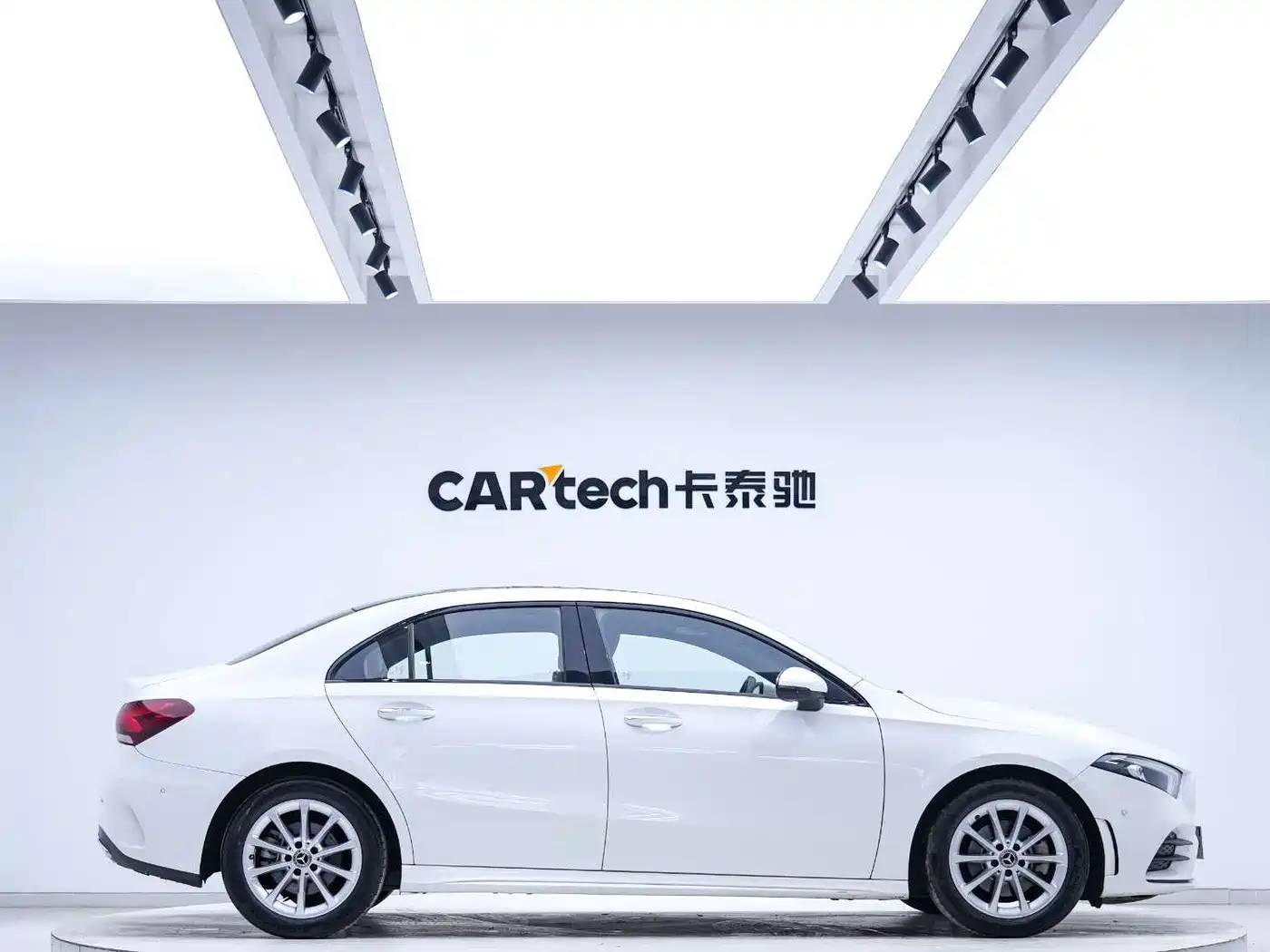 Mercedes-Benz A-Class 2021 A 200 L Sport Sedan Fashion Edition фото 4