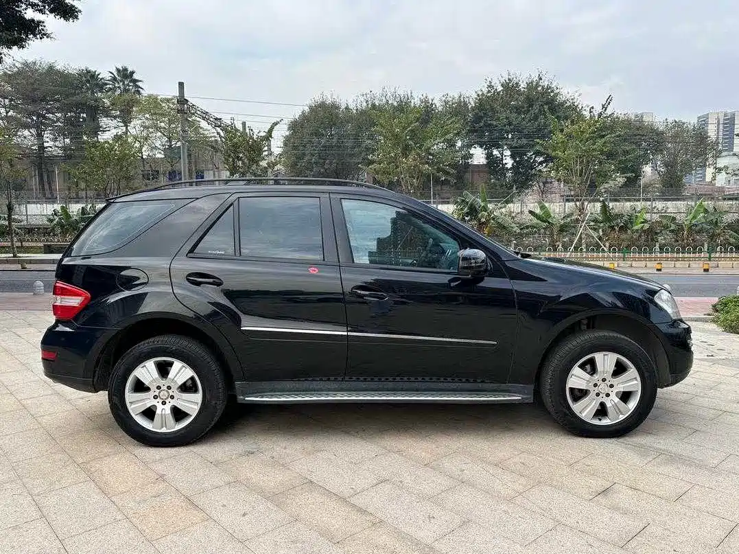 Mercedes-Benz M-Class 2010 ML 300 4MATIC фото 8