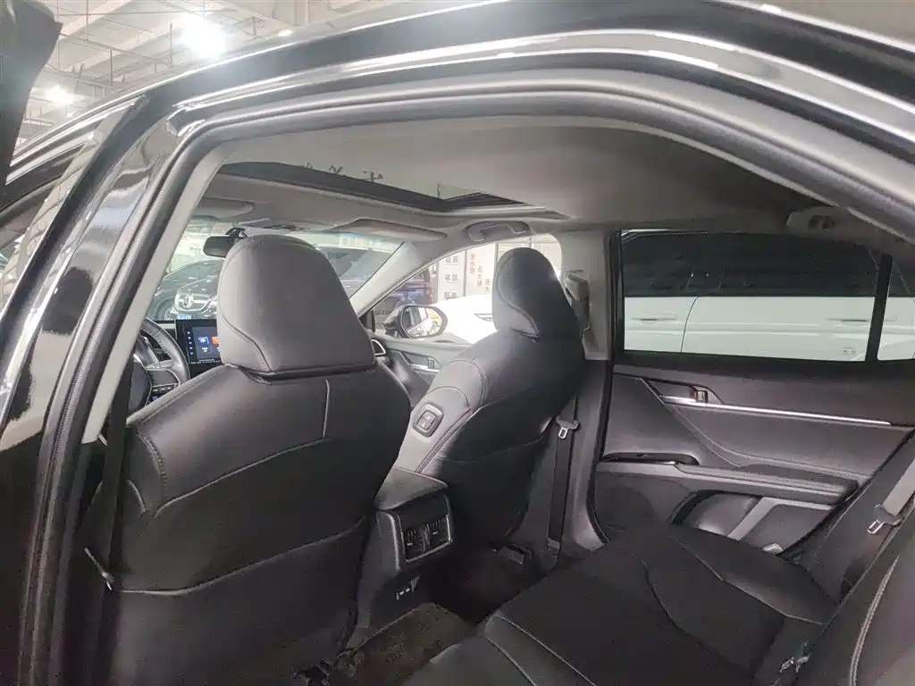 Toyota Camry 2023 2.0GVP Leading Edition фото 18