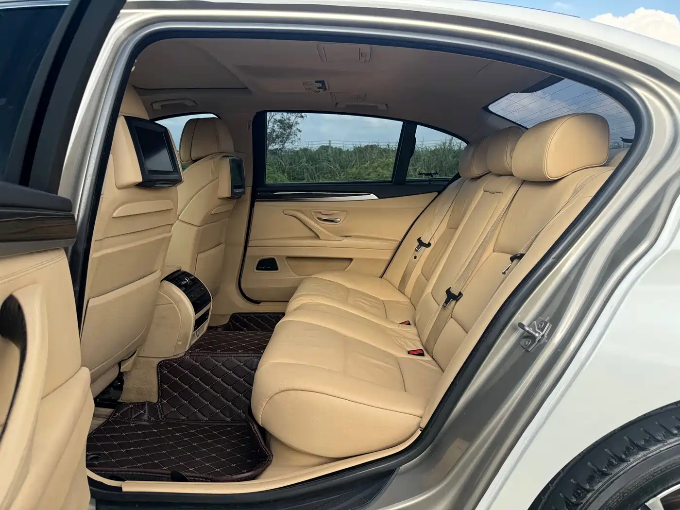 BMW 5 Series 2011 528Li Luxury фото 7