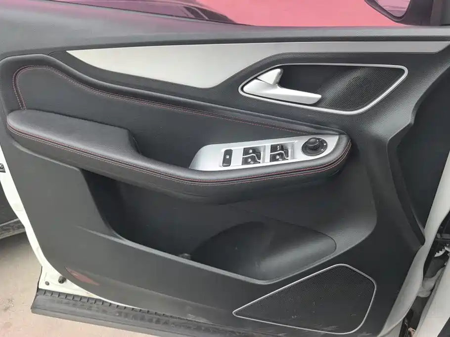 Фото 7 - Baojun 560