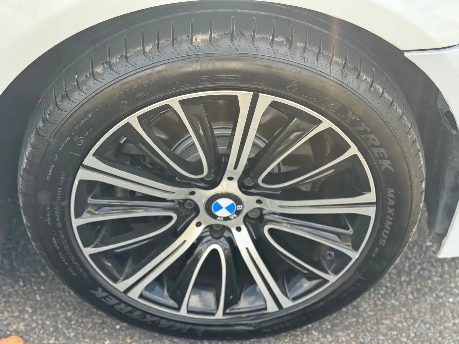 Photo 28 - BMW 5 Series