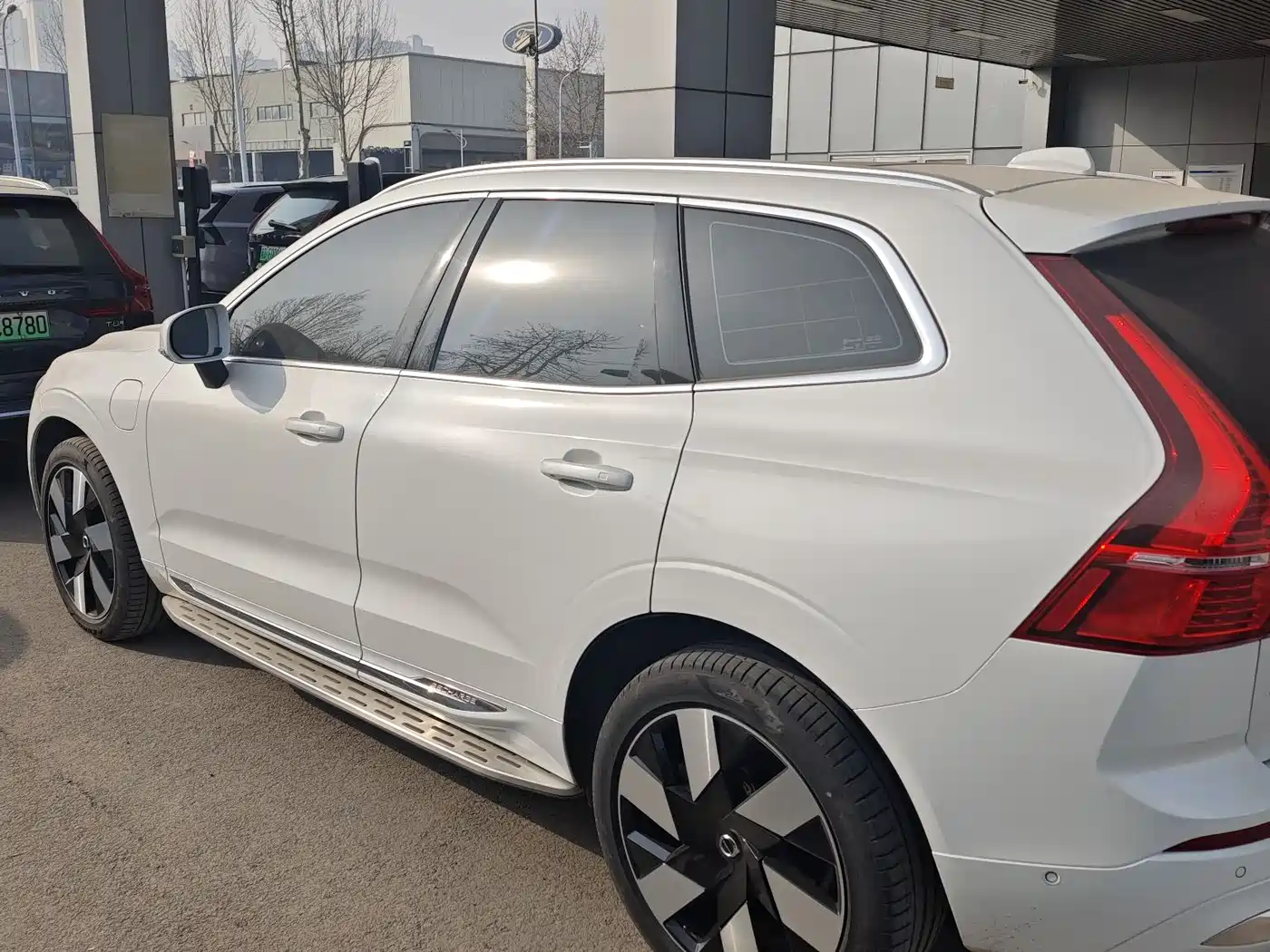 Volvo XC60 Plug-in Hybrid 2023 2024 T8 PHEV Long Range AWD Smart Elite Luxury Edition