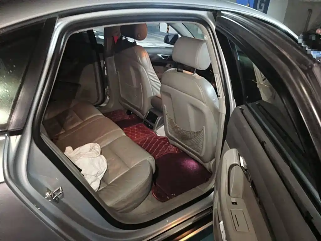 Фото 11 - Audi A6L
