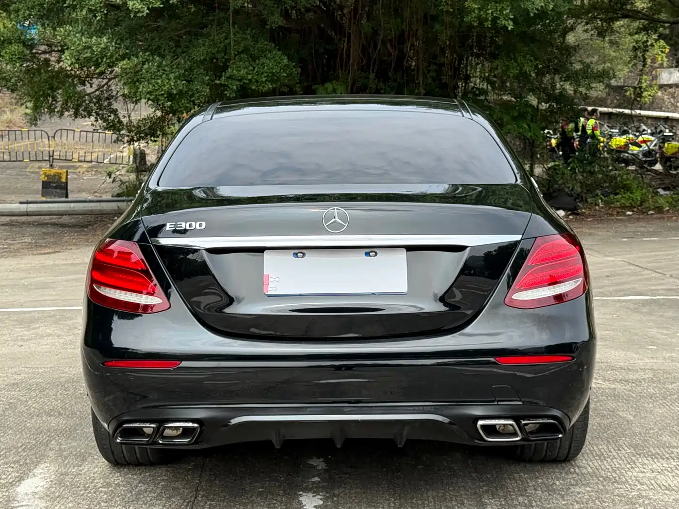 Mercedes-Benz E-Class 2018 E 300 L Luxury фото 13