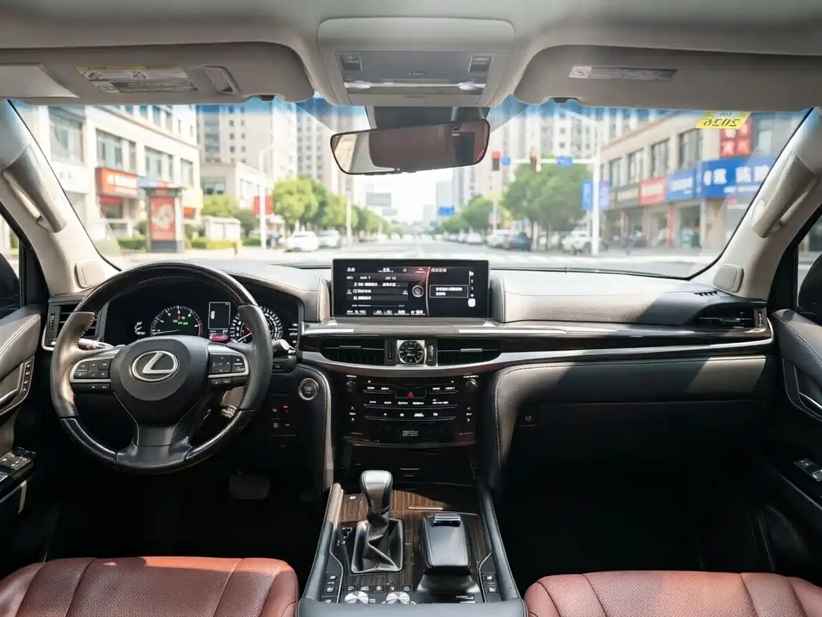 Lexus LX 2017 570 Prestige Luxury фото 5