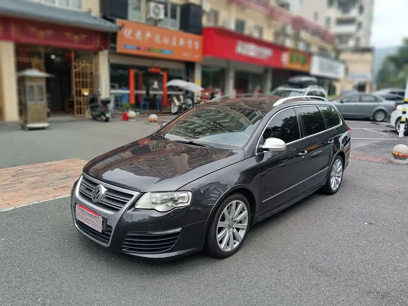 Volkswagen Passat 2008 Volkswagen R36 Wagon