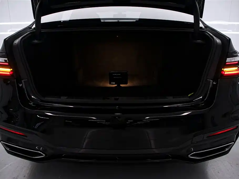 BMW 7 Series 2021 Model 740Li Leading M Sport Package фото 15