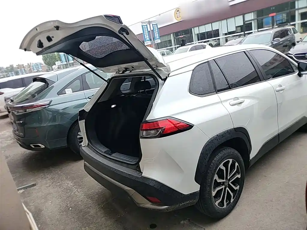 Toyota Frontlander 2022 2.0L CVT Luxury Edition фото 19