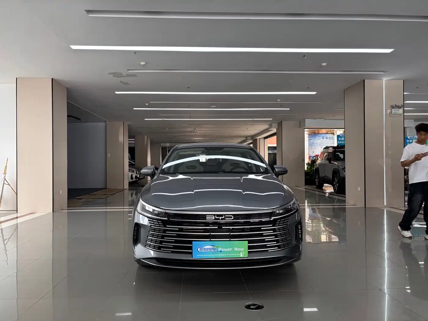 BYD Destroyer 05 2024 Glory Edition DM-i 55KM Luxury фото 2