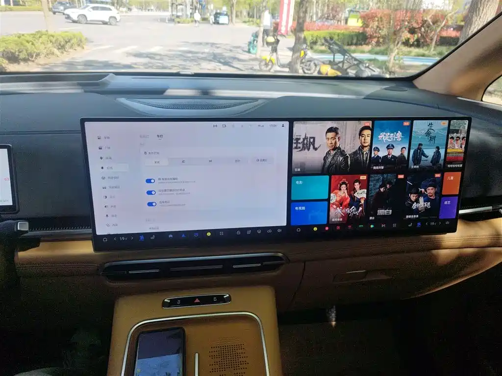 Voyah Auto Voyah Dreamer 2025 PHEV AWD Flagship Kunpeng Edition фото 9