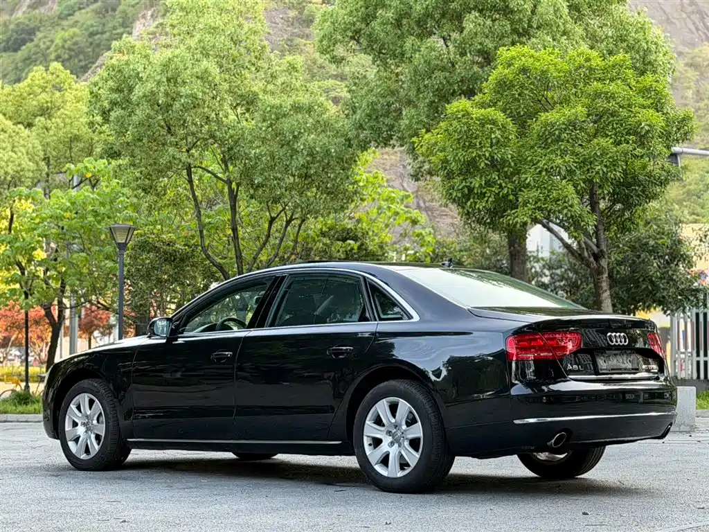 Audi A8 2013 A8L 45 TFSI quattro Luxury фото 4
