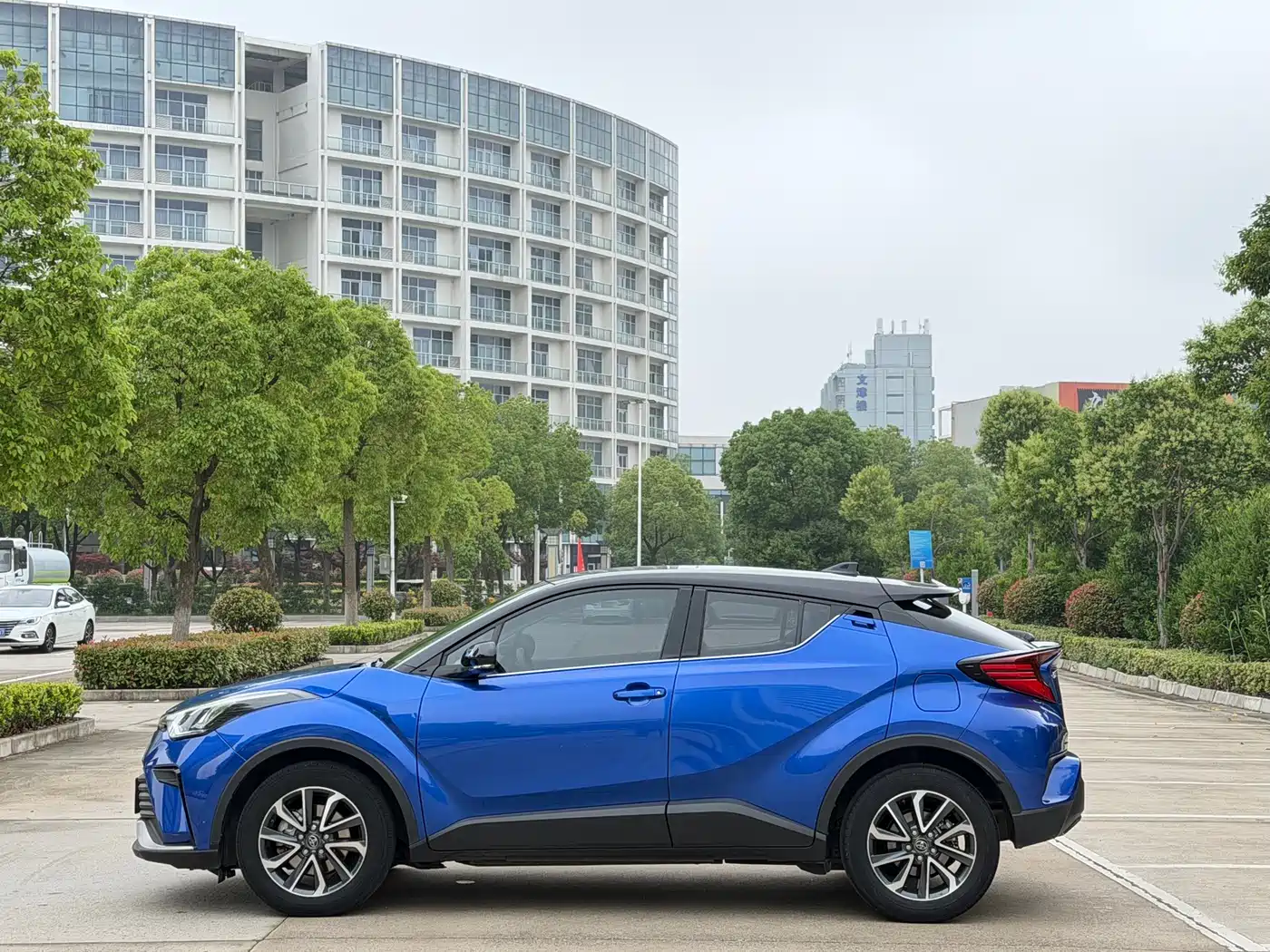 Toyota IZOA 2021 2.0L Yichi Edition фото 4