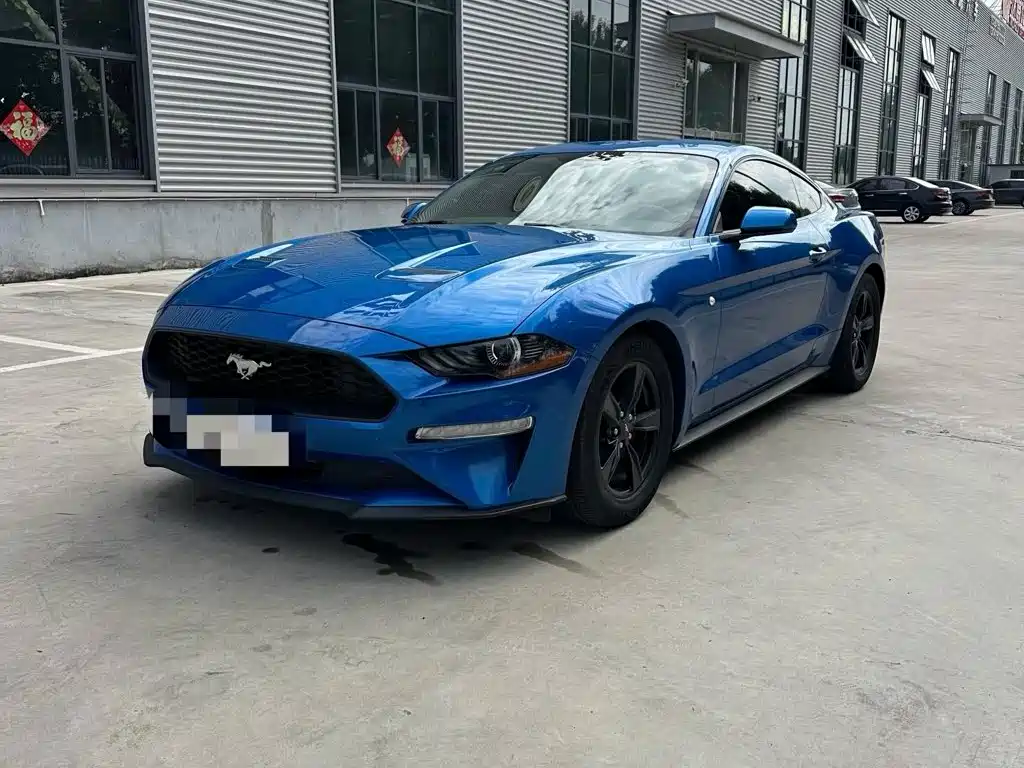 Фото 1 - Ford Mustang